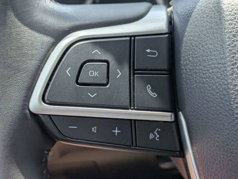 Used 2023 Toyota Highlander XSE FWD image 23