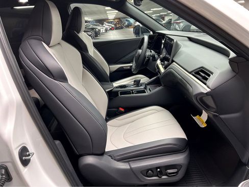 New 2026 Lexus TX 500h AWD image 32