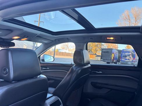 Used 2010 Cadillac SRX Luxury image 36