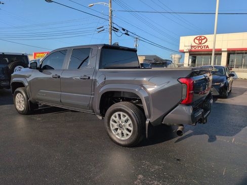 Used 2026 Toyota Tacoma SR5 AWD/4WD image 3