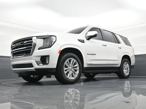 Used 2024 GMC Yukon SLT w/ SLT Luxury Package RWD image 18
