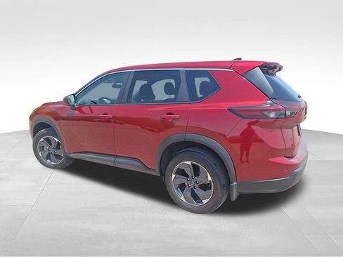 Certified 2026 Nissan Rogue SV FWD image 6