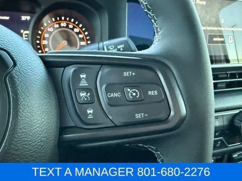 Used 2025 Jeep Gladiator Sport AWD/4WD image 16
