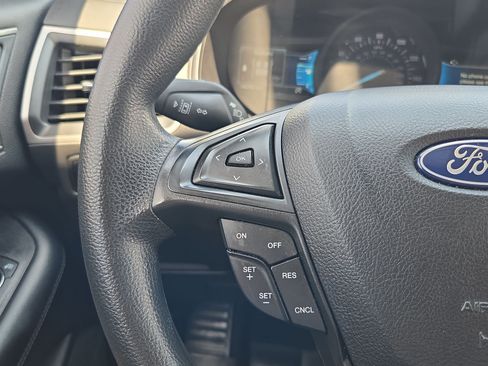Used 2024 Ford Edge SE w/ Black Appearance Package AWD/4WD image 19