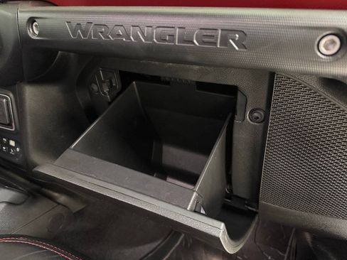 Used 2021 Jeep Wrangler Unlimited Rubicon AWD/4WD image 40