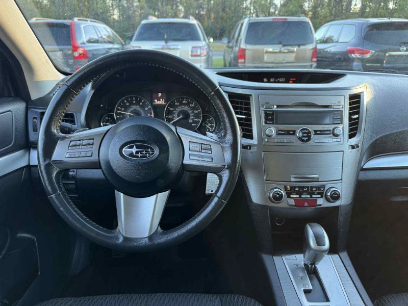 Used 2010 Subaru Outback 2.5i Premium AWD/4WD image 18