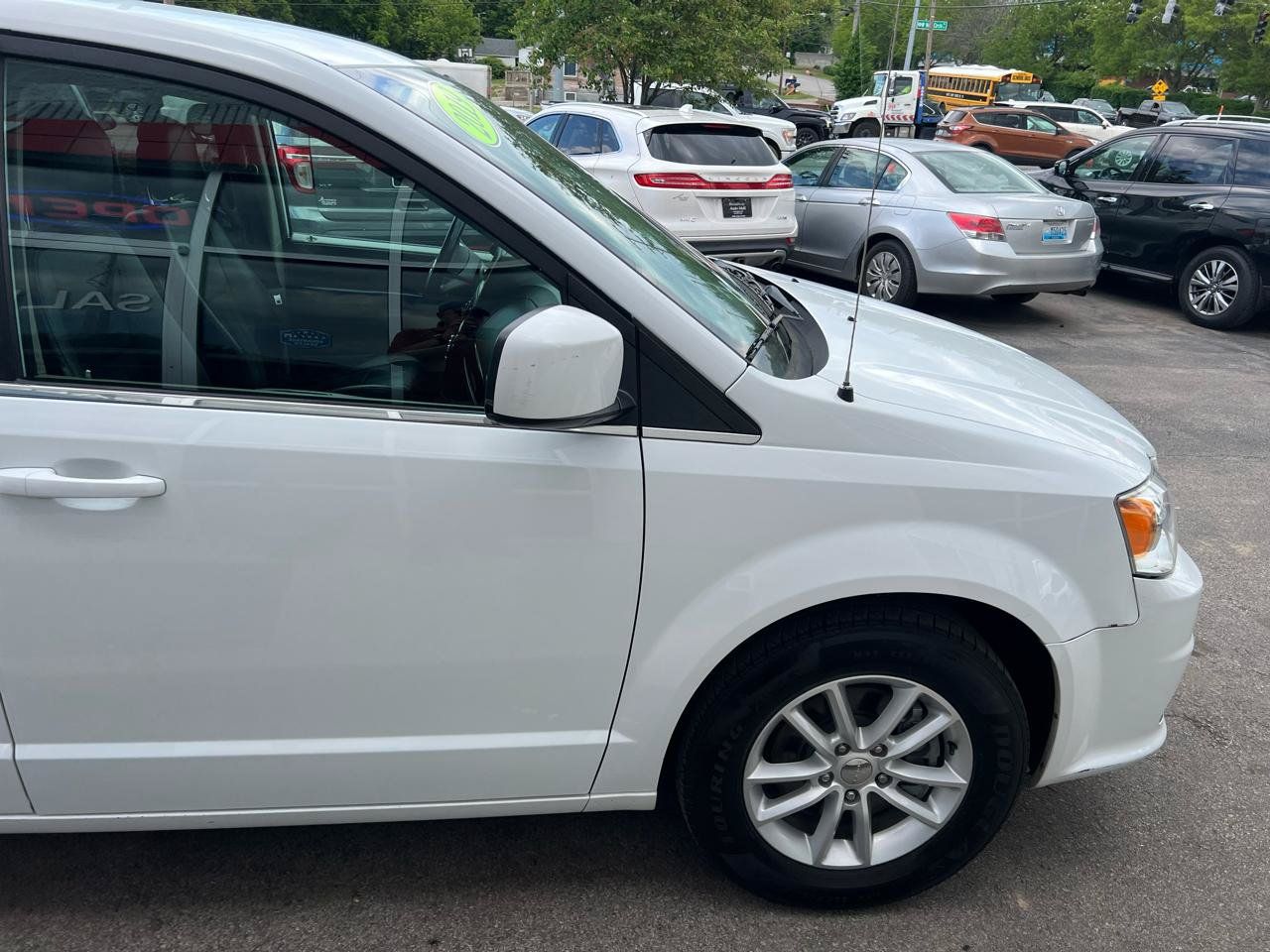Used 2019 Dodge Grand Caravan SXT FWD image 8