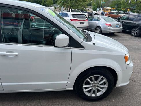 Used 2019 Dodge Grand Caravan SXT FWD image 8