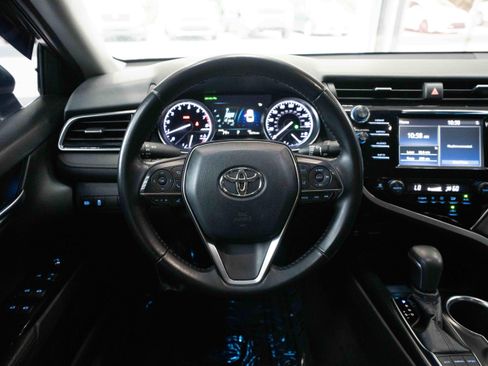 Used 2018 Toyota Camry XLE FWD image 21