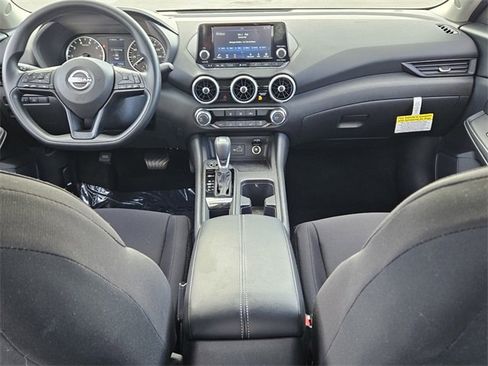 Used 2025 Nissan Sentra S image 8