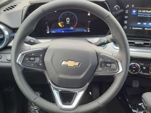 New 2026 Chevrolet Trax LT FWD image 9