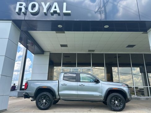 Used 2024 GMC Canyon Elevation RWD image 1