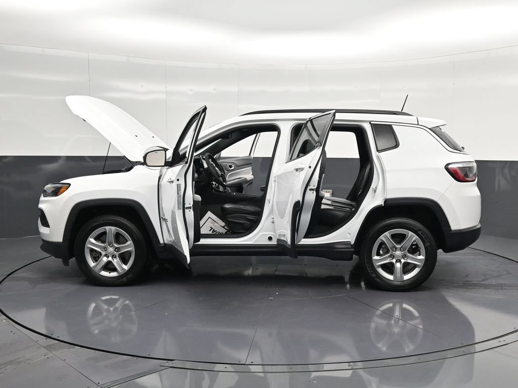 Used 2023 Jeep Compass Latitude AWD/4WD image 37
