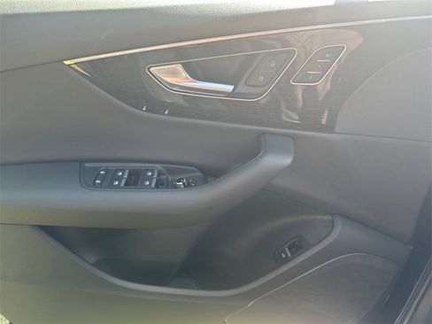 New 2025 Audi Q7 3.0T Premium image 25