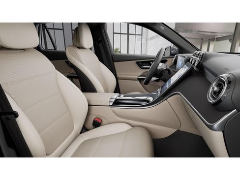 Certified 2025 Mercedes-Benz GLC 350e 4MATIC image 4