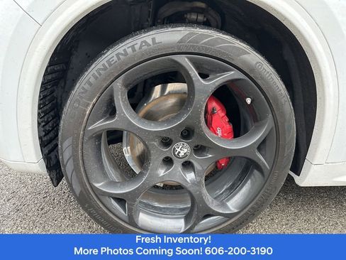 Used 2024 Alfa Romeo Stelvio Veloce image 9
