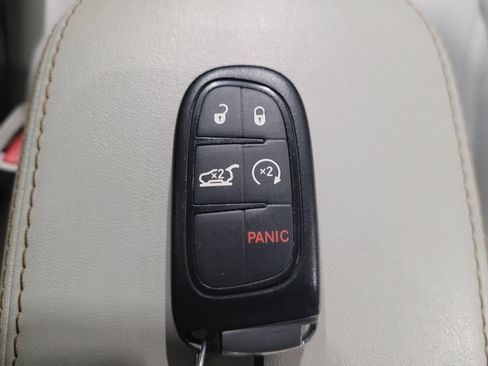 Used 2019 Jeep Cherokee Limited AWD/4WD image 32