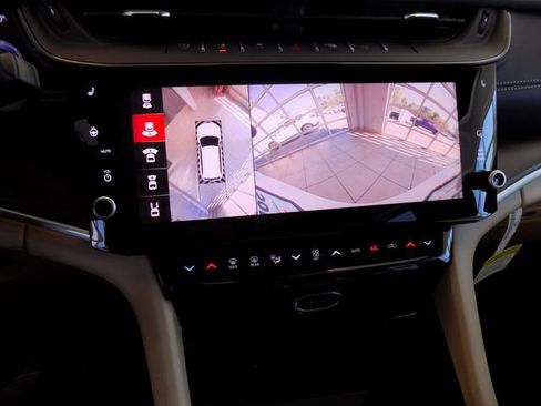 New 2026 Jeep Grand Cherokee Limited w/ Luxury Tech Group II RWD image 18