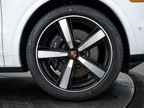New 2026 Porsche Cayenne E-Hybrid Coupe image 11