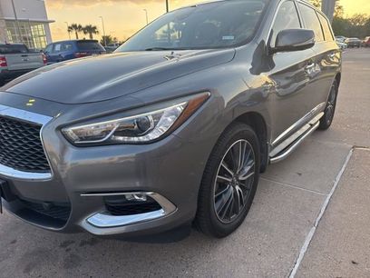 Used 2017 INFINITI QX60 FWD w/ Deluxe Technology Package