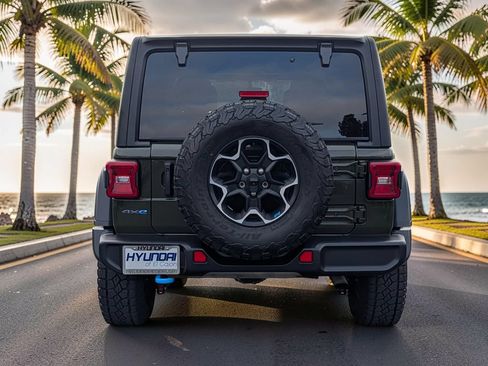 Used 2023 Jeep Wrangler Unlimited Rubicon 4xe AWD/4WD image 5