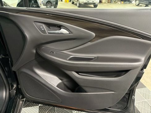 Used 2020 Buick Envision Essence AWD/4WD image 30