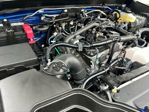 Certified 2025 Toyota Tacoma SR5 image 24