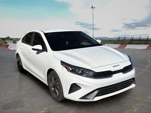 Certified 2023 Kia Forte LXS w/ LXS Technology Package FWD image 2