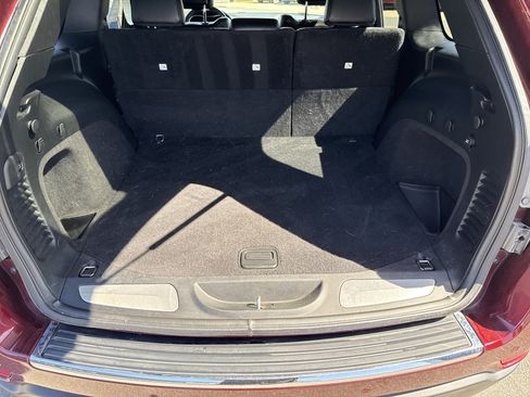 Used 2019 Jeep Grand Cherokee Limited AWD/4WD image 5