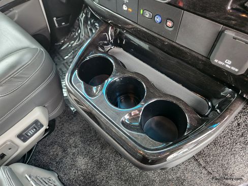 Used 2023 Chevrolet Express 2500 image 52