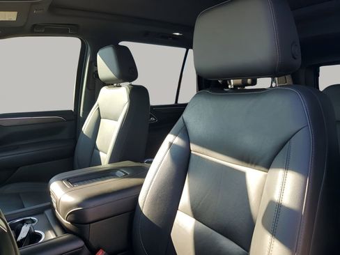 Used 2021 Chevrolet Tahoe Z71 w/ Luxury Package image 28