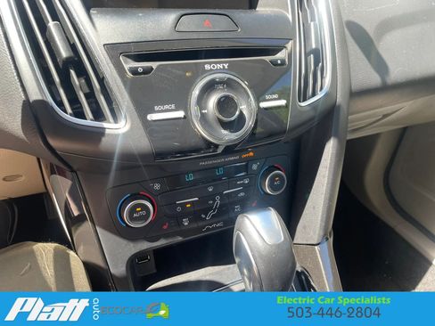 Used 2018 Ford Focus Electric Hatchback FWD image 24