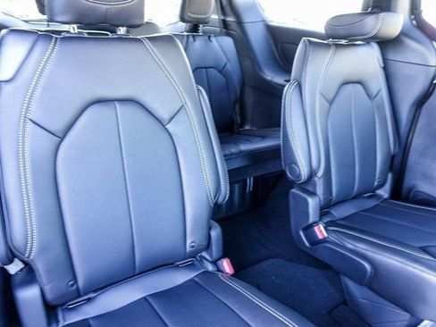 New 2026 Chrysler Pacifica Select w/ S Appearance Package FWD image 29