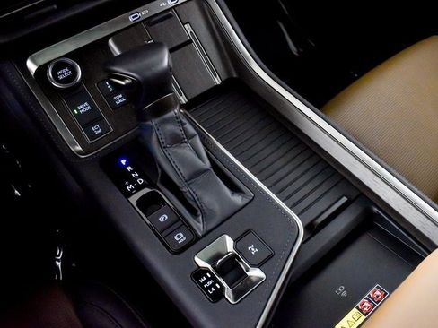 Used 2025 Lexus GX 550 image 26