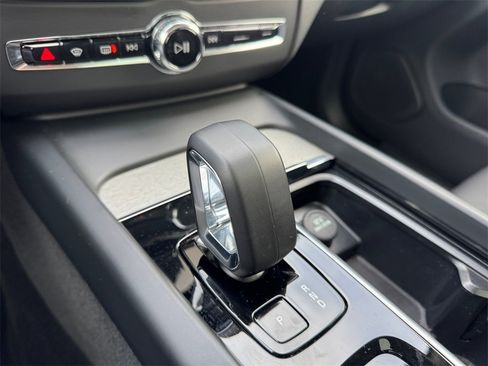 Certified 2025 Volvo XC60 B5 Plus image 16