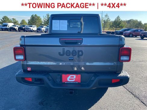 Used 2023 Jeep Gladiator Sport image 7