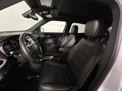 Used 2021 Chevrolet TrailBlazer RS w/ Sun and Liftgate Package AWD/4WD image 13