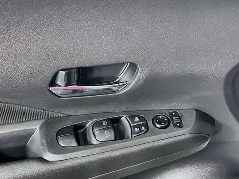 Used 2022 Nissan Kicks SV FWD image 18