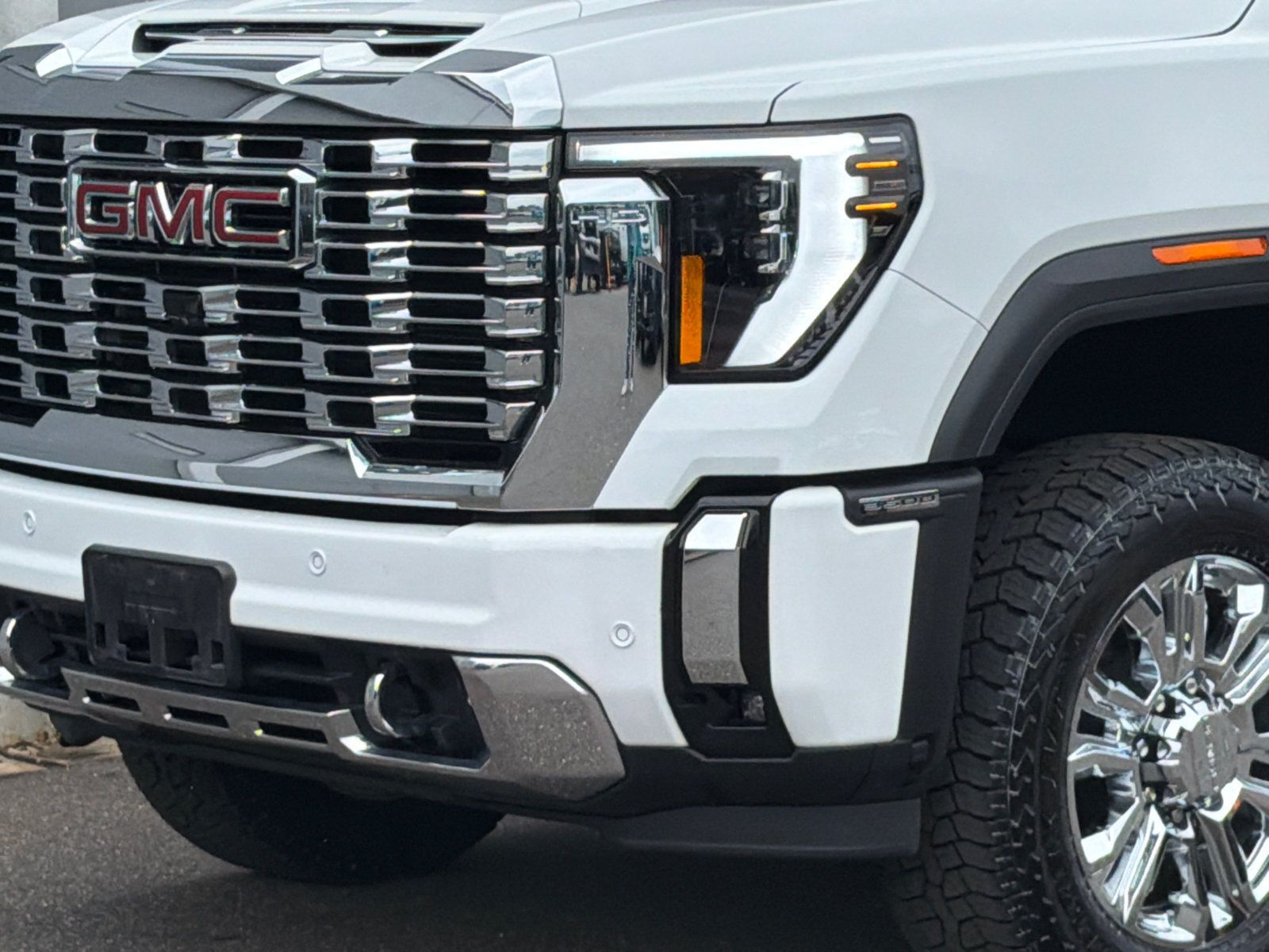 Used 2024 GMC Sierra 3500 Denali AWD/4WD image 2