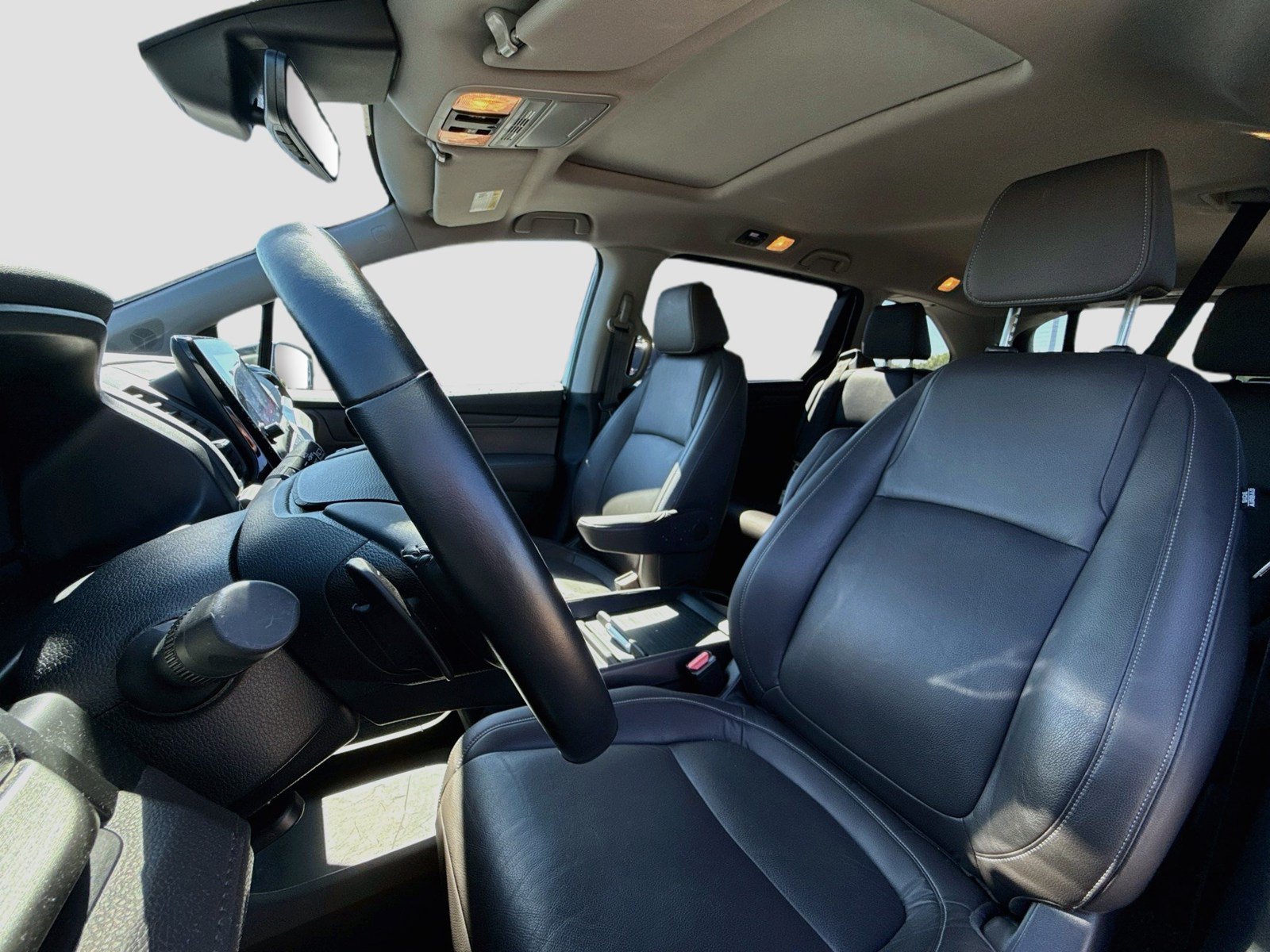 Used 2023 Honda Odyssey EX-L image 34