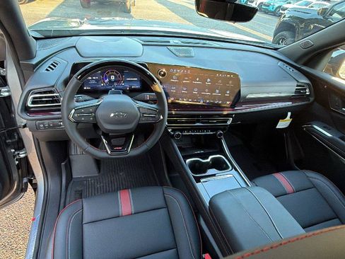 New 2027 Chevrolet Traverse RS w/ LPO, Floor Liner Package FWD image 20