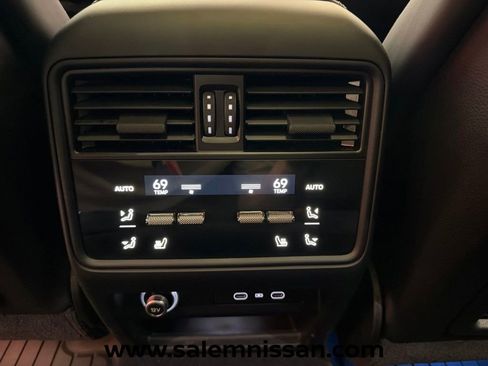 Used 2026 Porsche Cayenne GTS AWD/4WD image 16