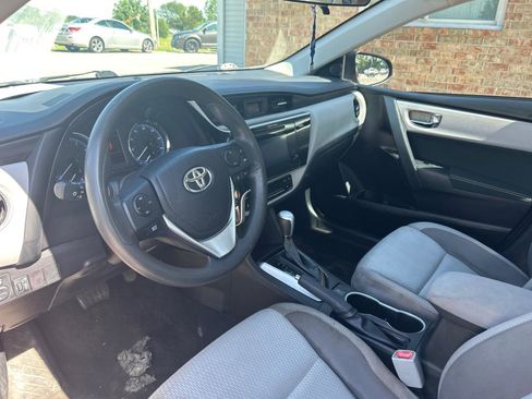 Used 2017 Toyota Corolla LE w/ Body Protection Package FWD image 17