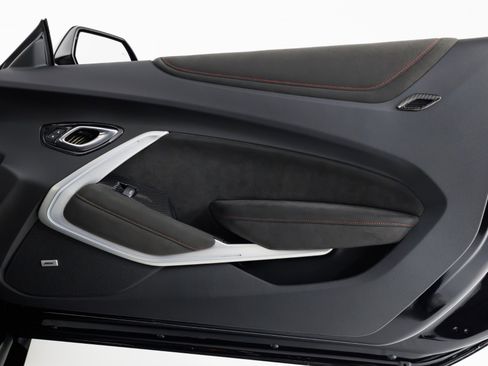 Used 2018 Chevrolet Camaro ZL1 image 42