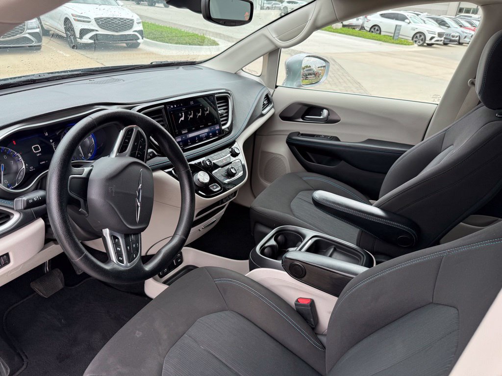 Used 2021 Chrysler Pacifica Touring FWD image 12