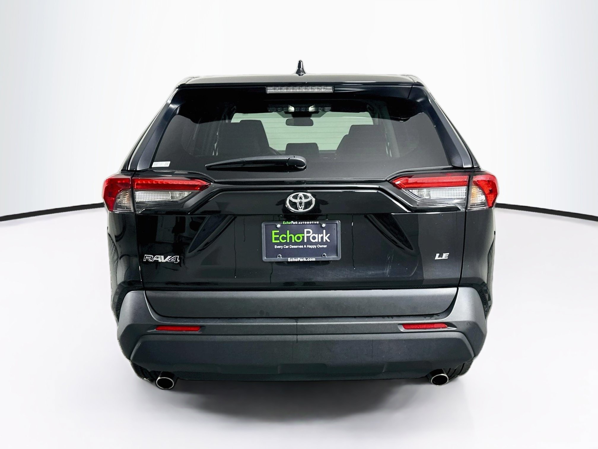 Used 2025 Toyota RAV4 LE FWD image 7