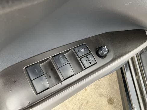 Used 2023 Toyota Camry SE FWD image 13