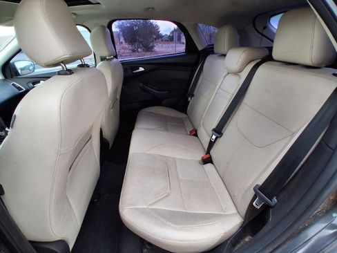 Used 2016 Ford Focus Titanium w/ Titanium Technology Package FWD image 18