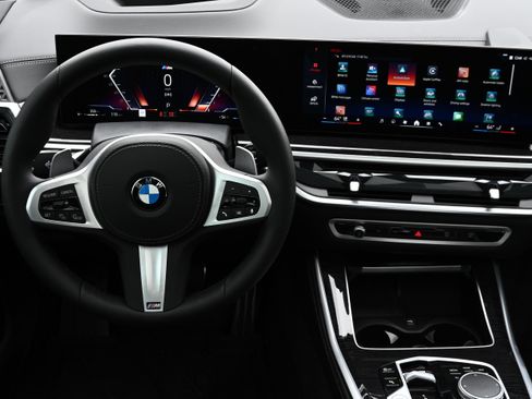 Used 2026 BMW X5 xDrive40i w/ M Sport Package image 14