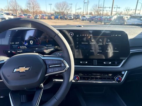 New 2026 Chevrolet Equinox LT w/ Convenience Package II image 17